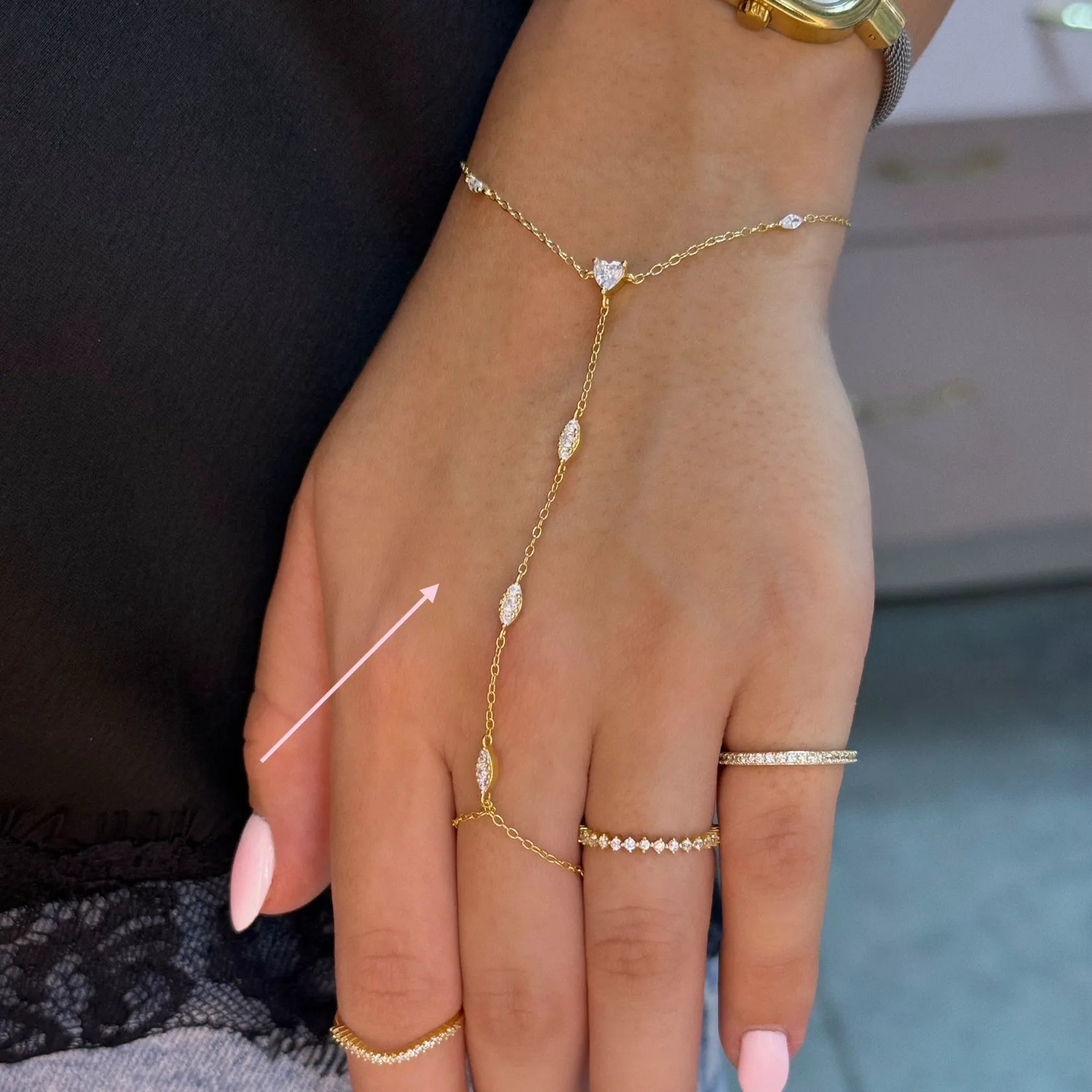 Heart Eyes Handchain