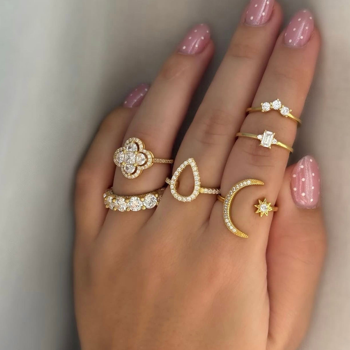 Clover Diamonds Ring