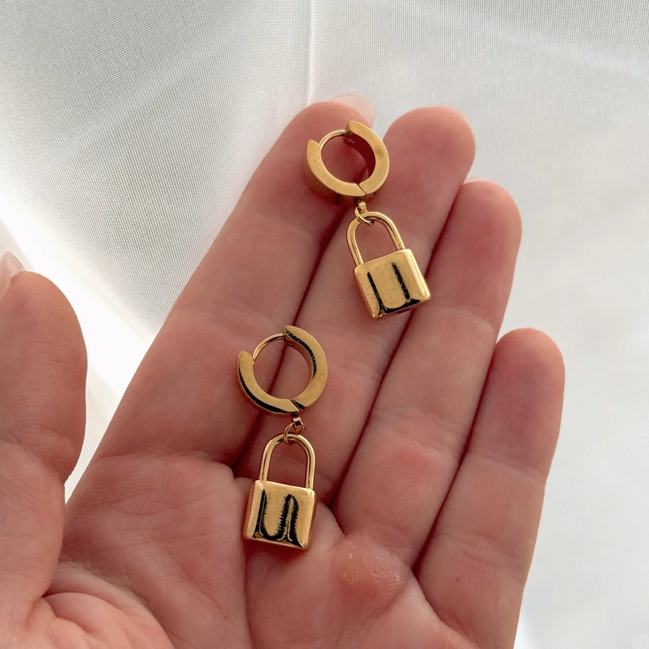 Lock Hoops