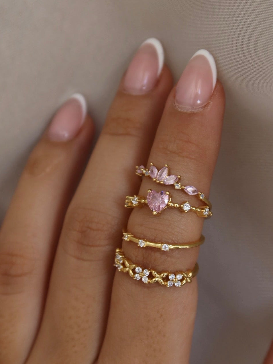 Anillo Trío de Zirconias